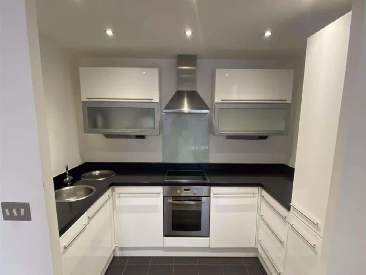 1628890385 smh 106547 hillquays2bed img 02 0000